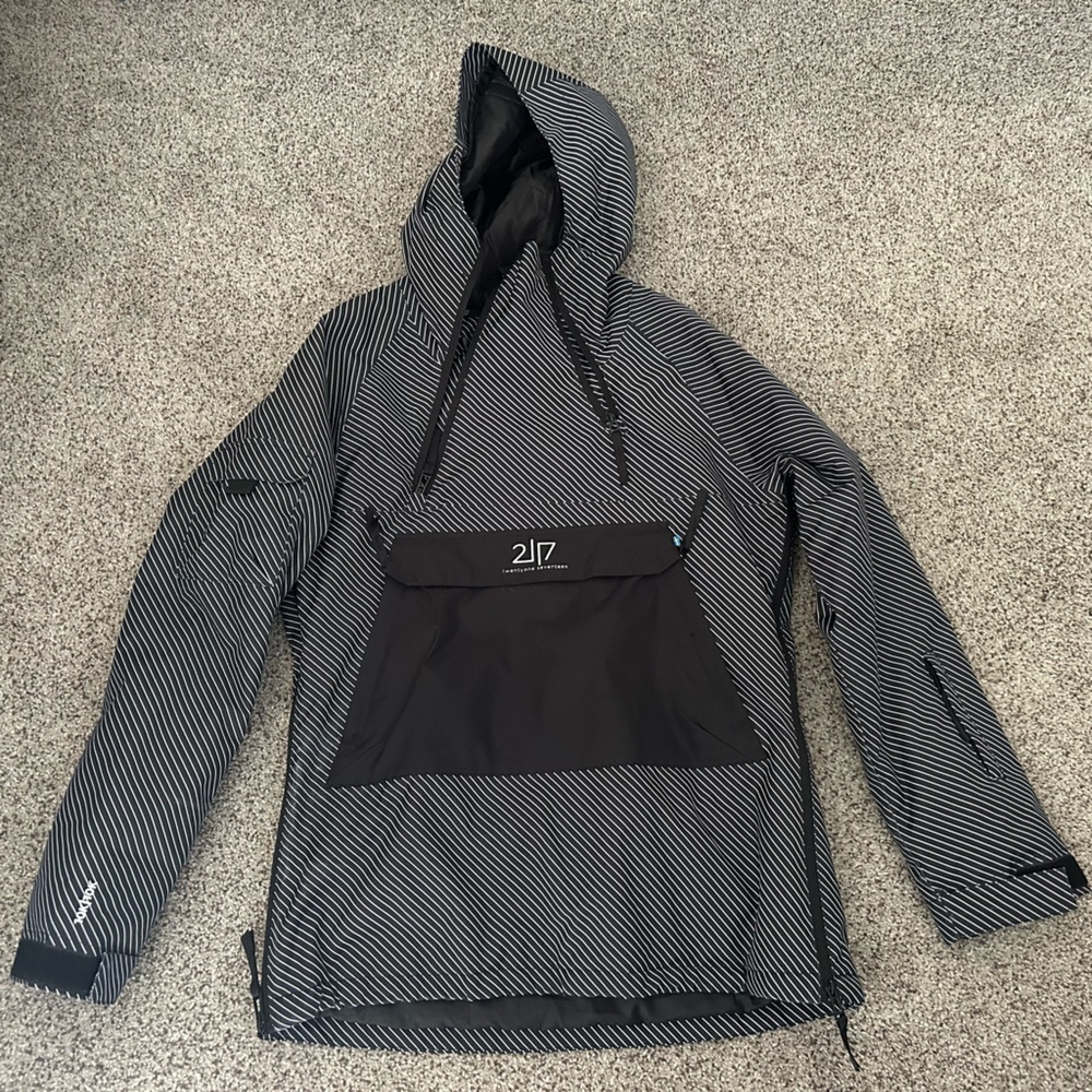 2117 Women’s Snow Jacket